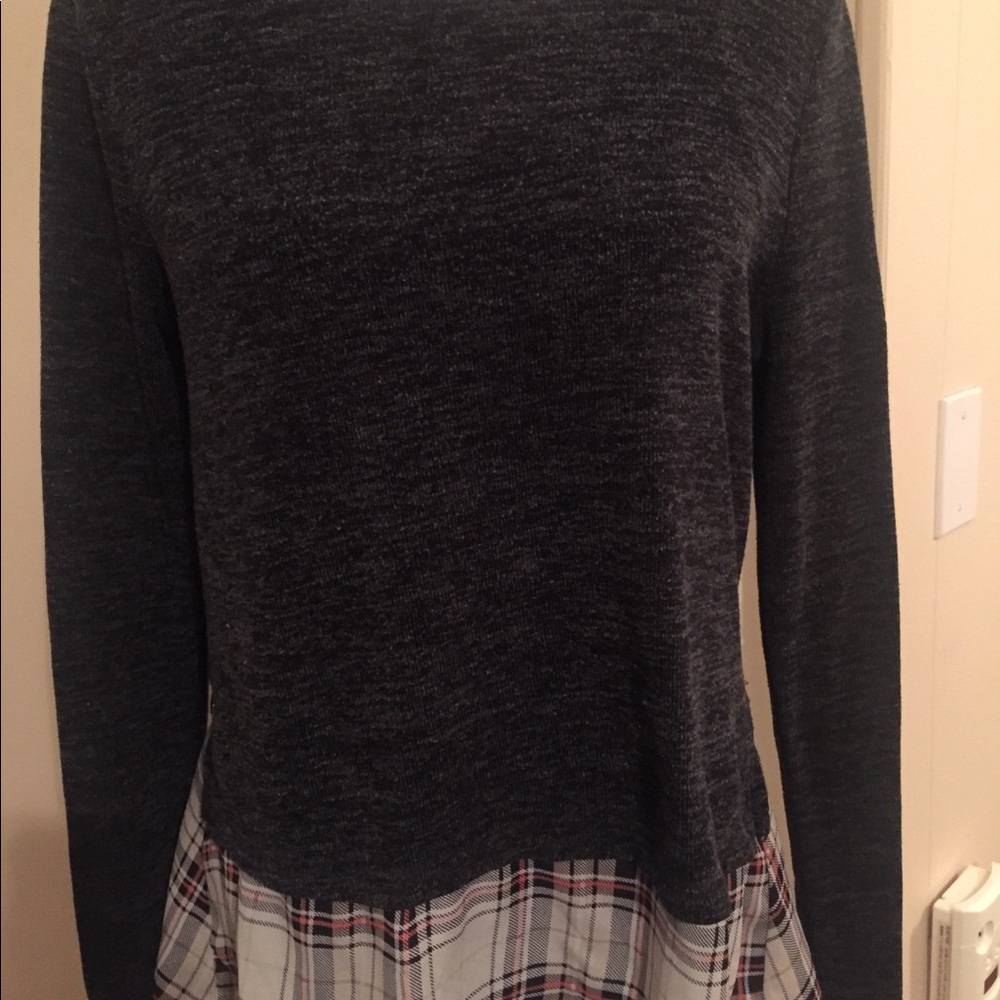 Doe and Rae knit top - Picture 4 of 5
